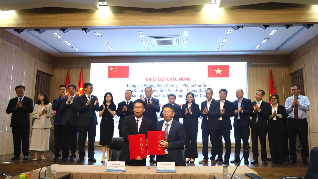 HỢP TÁC PHÁT TRIỂN MÍA ĐƯỜNG GIỮA VIỆN KHOA HỌC NÔNG NGHIỆP VIỆT NAM VÀ TỈNH VÂN NAM (TRUNG QUỐC)